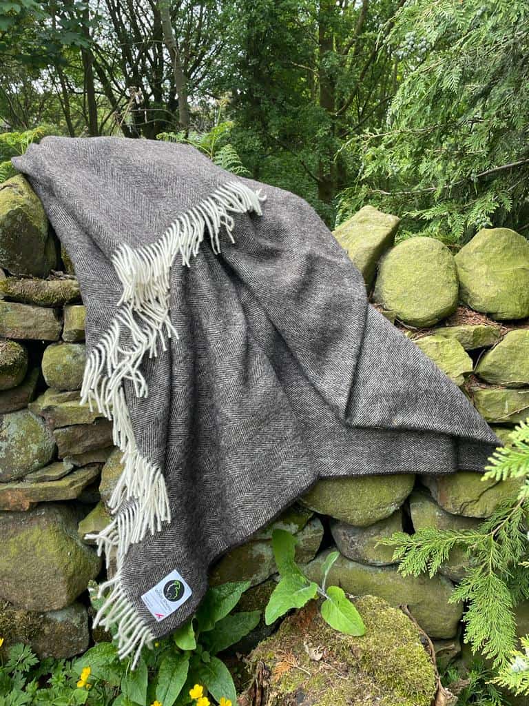 Zwartbles XL Throw  (100% New Wool)